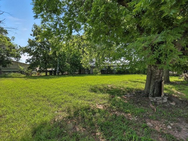 1102 Hillsboro Street, Cleburne, TX 76033