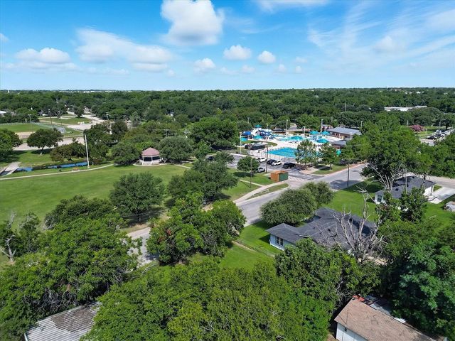 1102 Hillsboro Street, Cleburne, TX 76033