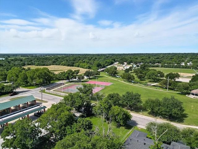 1102 Hillsboro Street, Cleburne, TX 76033