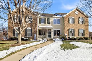 327 S Litchfield Drive 327, Round Lake, IL 60073
