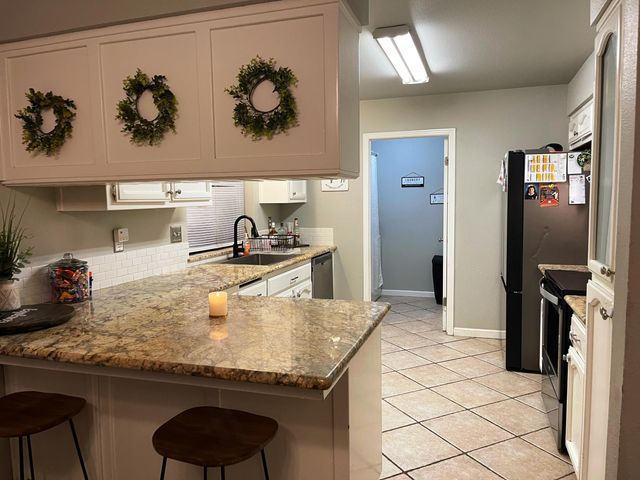 843 N Milner Street, Tulare, CA 93274