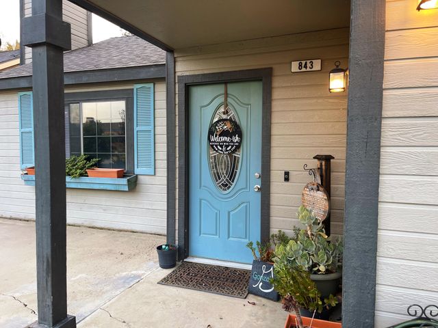 843 N Milner Street, Tulare, CA 93274