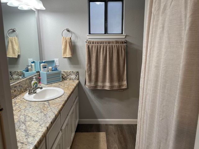 843 N Milner Street, Tulare, CA 93274