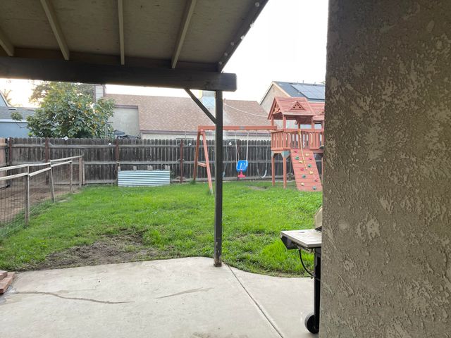 843 N Milner Street, Tulare, CA 93274