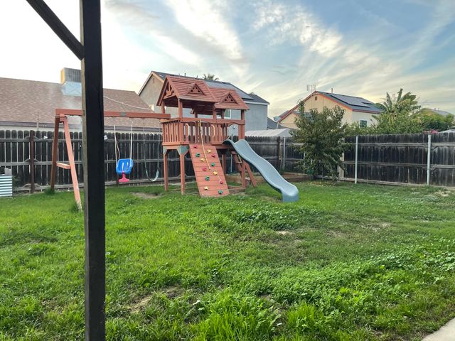 843 N Milner Street, Tulare, CA 93274