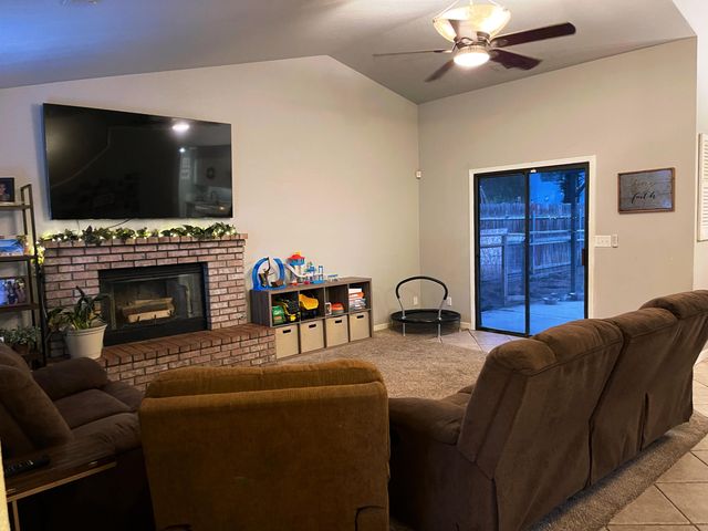 843 N Milner Street, Tulare, CA 93274