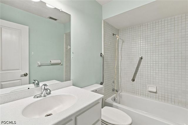 10431 New Bedford CT, Lehigh Acres, FL 33936