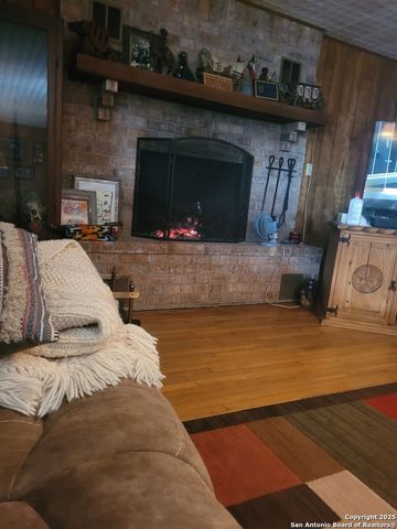 3707 S State Highway 173 N, Hondo, TX 78861