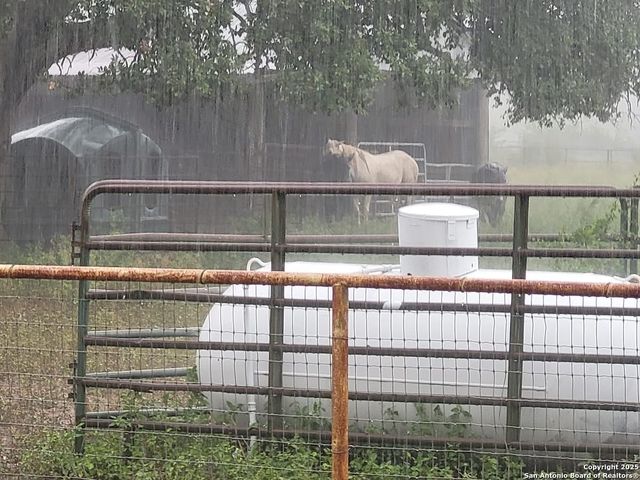 3707 S State Highway 173 N, Hondo, TX 78861