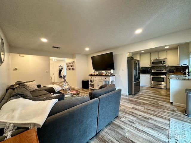 1203 Heron Dr, Suisun City, CA 94585