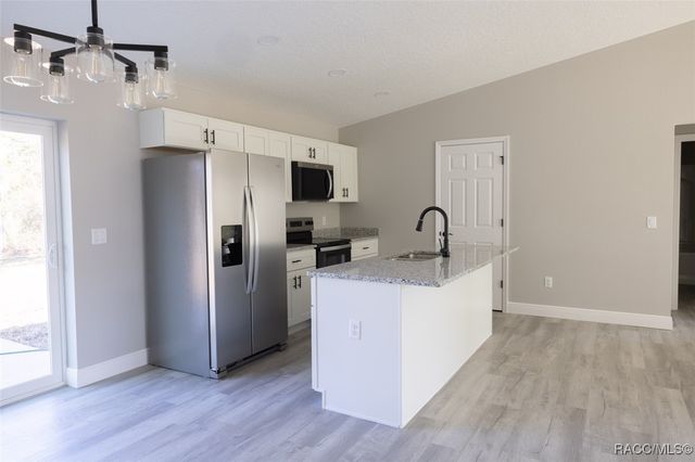 7184 N Radcliff Avenue, Citrus Springs, FL 34434