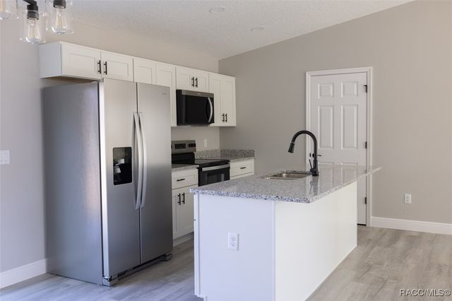 7184 N Radcliff Avenue, Citrus Springs, FL 34434