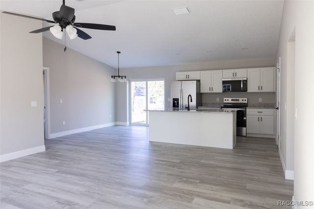 7184 N Radcliff Avenue, Citrus Springs, FL 34434