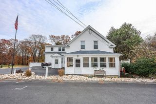 35 Honora Ave, Dracut, MA 01826