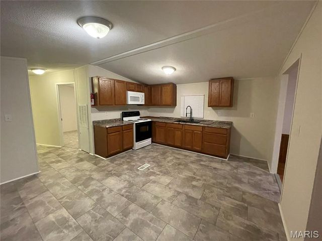 78 Little John Road, Sikeston, MO 63801