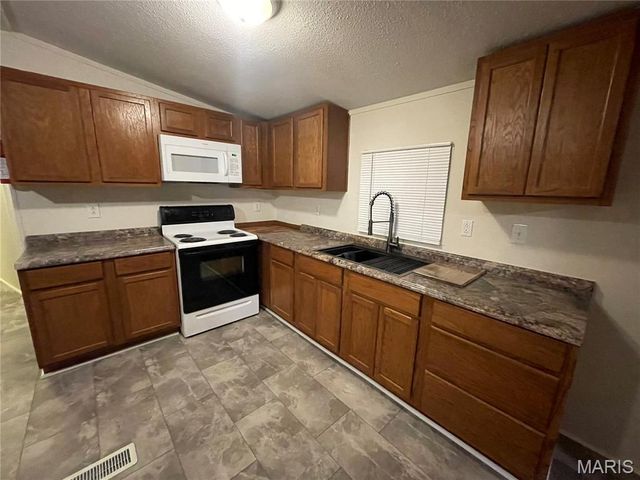 78 Little John Road, Sikeston, MO 63801