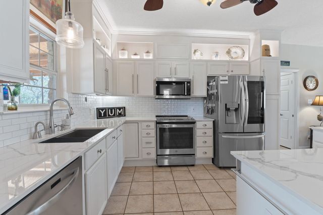 126 Blackjack CV, Bastrop, TX 78602