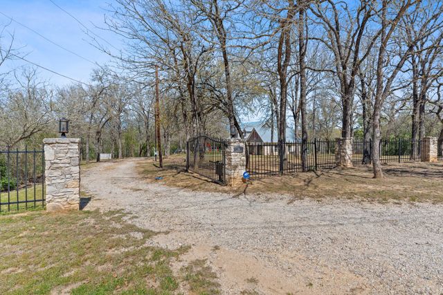 126 Blackjack CV, Bastrop, TX 78602