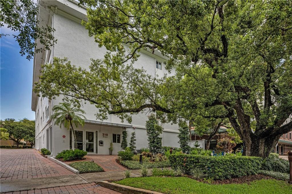 210 5TH AVENUE S 203, St Petersburg, FL 33701
