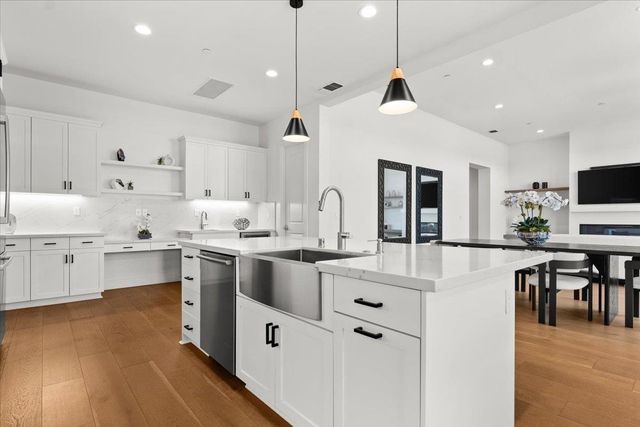 303 Emmet Pl, Concord, CA 94521