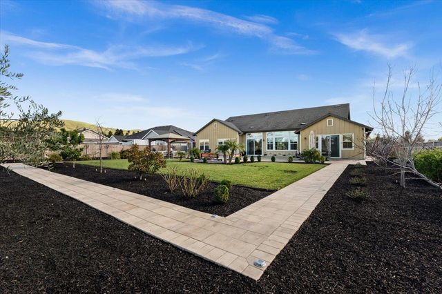 303 Emmet Pl, Concord, CA 94521