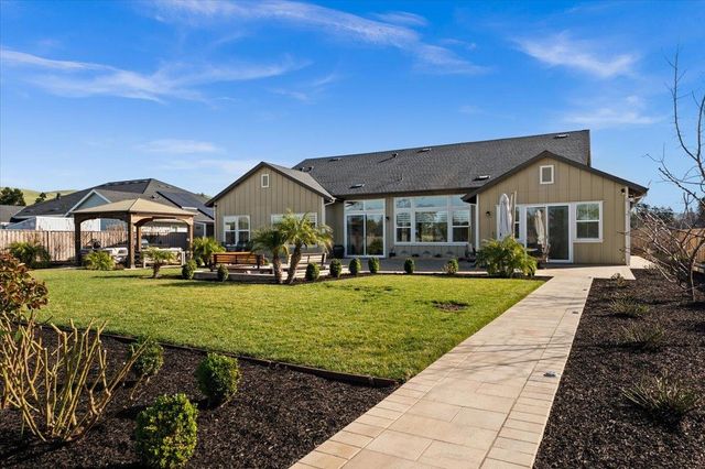 303 Emmet Pl, Concord, CA 94521