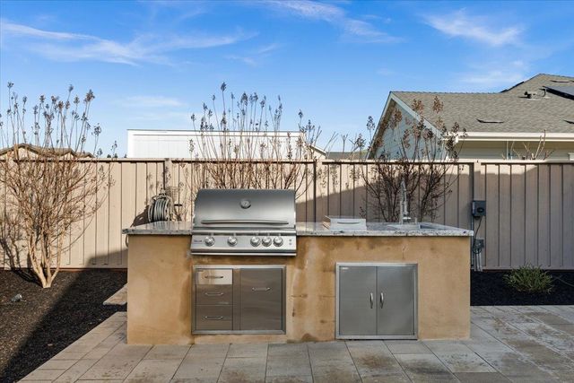 303 Emmet Pl, Concord, CA 94521