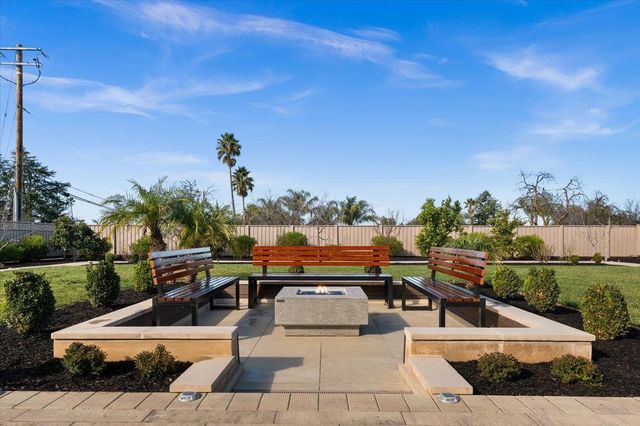 303 Emmet Pl, Concord, CA 94521