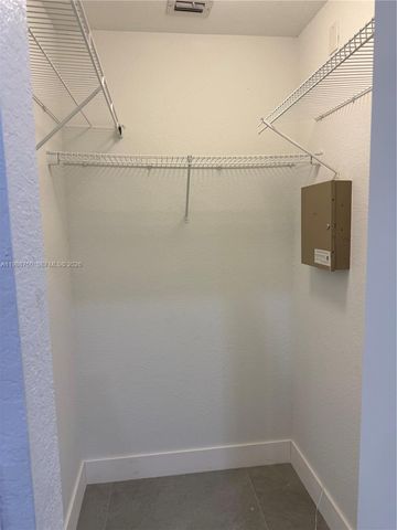 7612 NW 38th Ct 13, Davie, FL 33024