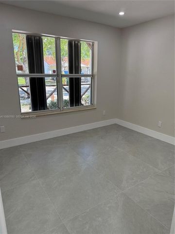 7612 NW 38th Ct 13, Davie, FL 33024