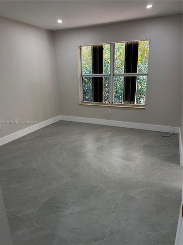 7612 NW 38th Ct 13, Davie, FL 33024