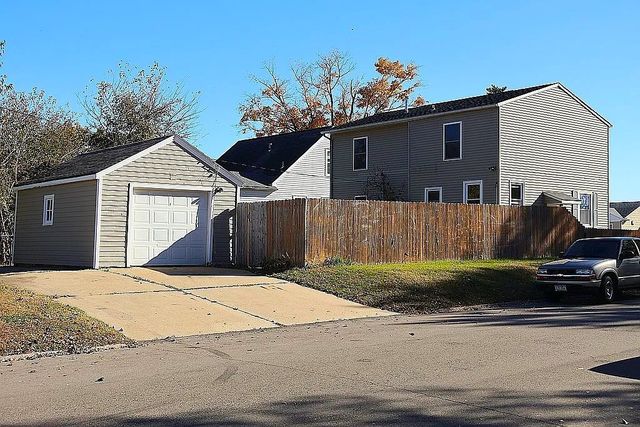 3200 Mound Avenue SE, Cedar Rapids, IA 52403