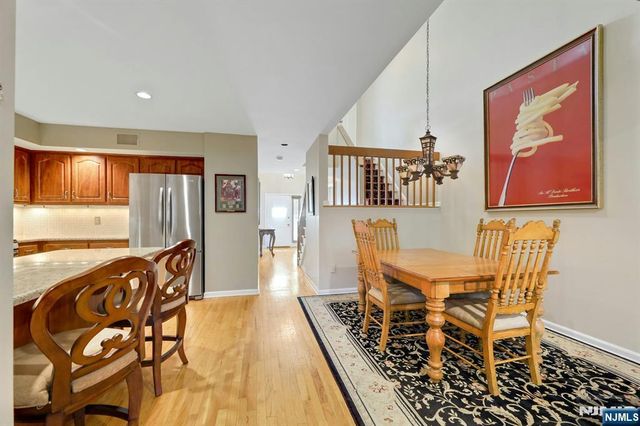 56 Longfellow Lane, Mahwah, NJ 07430
