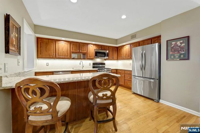 56 Longfellow Lane, Mahwah, NJ 07430