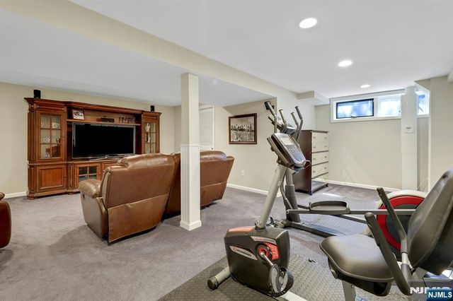 56 Longfellow Lane, Mahwah, NJ 07430