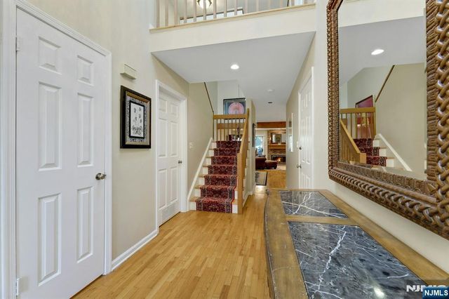 56 Longfellow Lane, Mahwah, NJ 07430