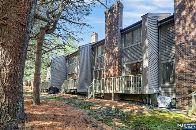 56 Longfellow Lane, Mahwah, NJ 07430