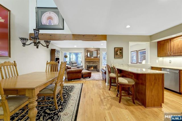 56 Longfellow Lane, Mahwah, NJ 07430