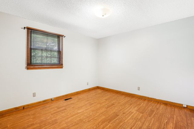 208 General Forrest Dr, Springfield, TN 37172