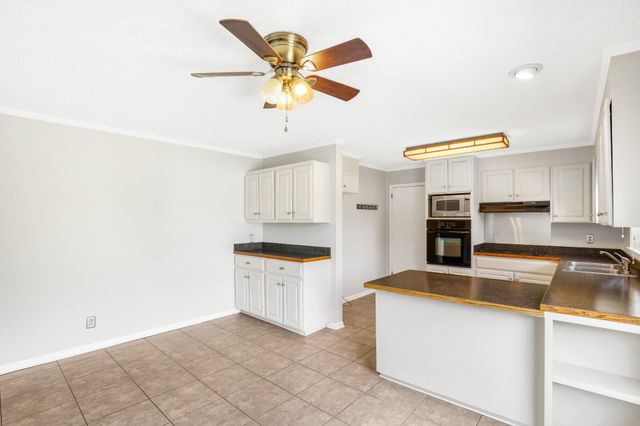 208 General Forrest Dr, Springfield, TN 37172