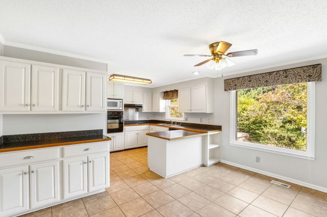 208 General Forrest Dr, Springfield, TN 37172