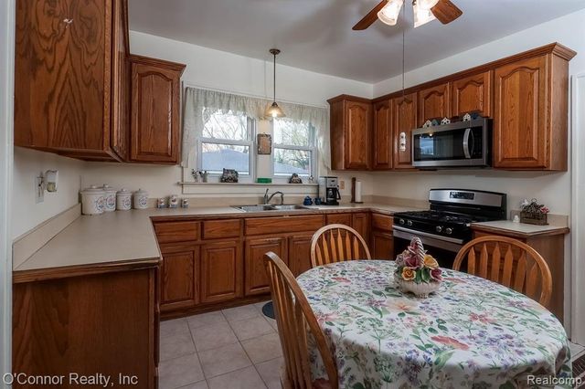 3323 Kinney Road, Emmett, MI 48022