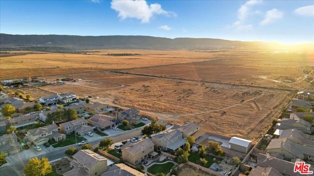 6223 W Avenue J12, Lancaster, CA 93536