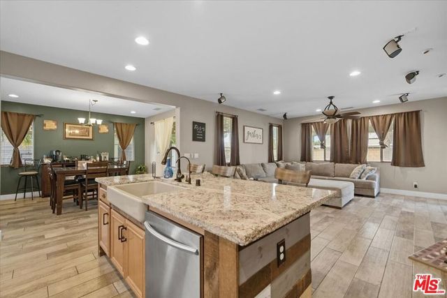 6223 W Avenue J12, Lancaster, CA 93536