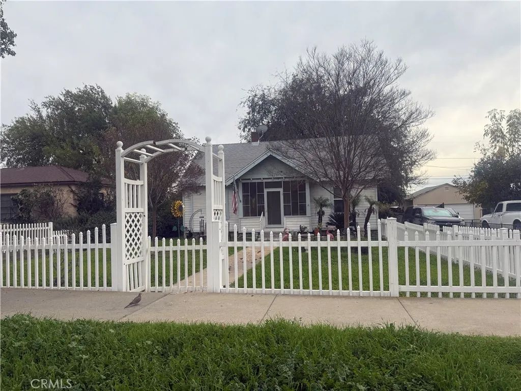 749 W D, Ontario, CA 91762