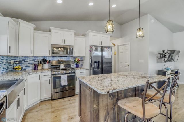 1334 6th Street NW, West Fargo, ND 58078