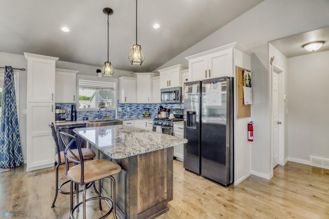 1334 6th Street NW, West Fargo, ND 58078