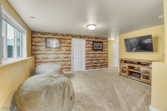 1334 6th Street NW, West Fargo, ND 58078