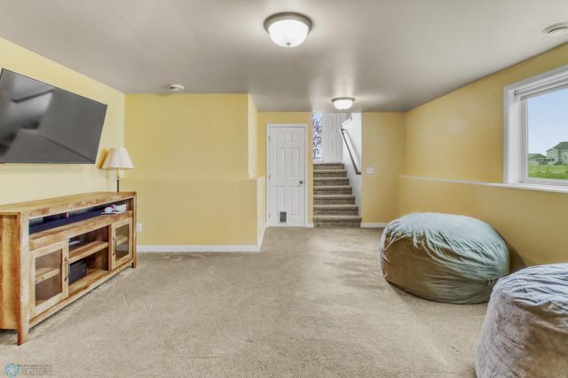 1334 6th Street NW, West Fargo, ND 58078