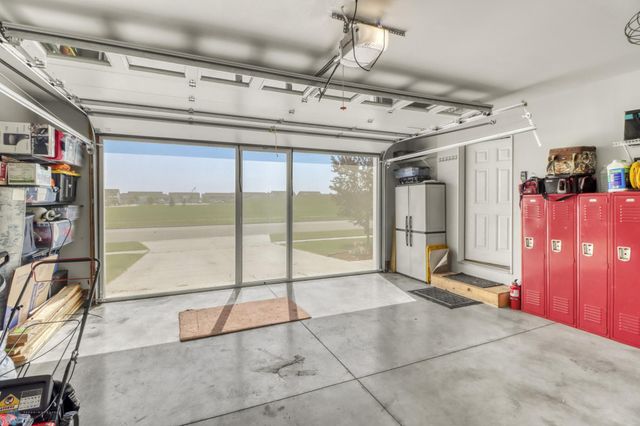 1334 6th Street NW, West Fargo, ND 58078